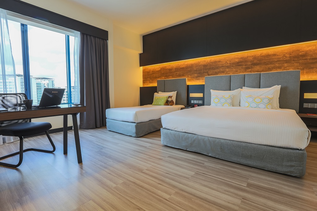 Deluxe Family Room